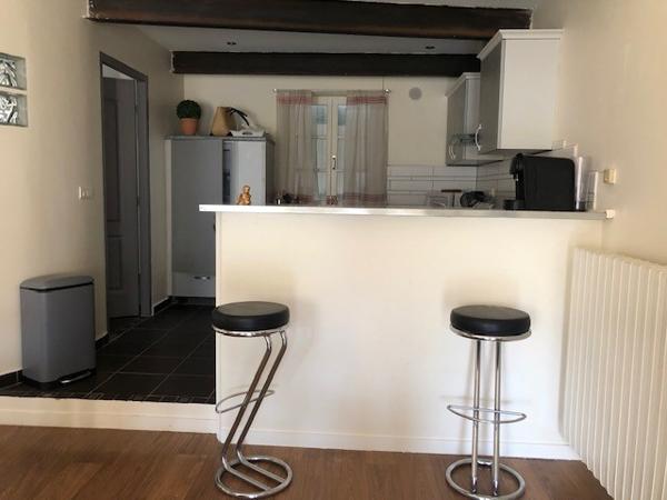 EXCLUSIVITE SUR SAINT SATURNIN LES AVIGNON - A LOUER SUPERBE APPARTEMENT T2 DUPLEX de 63.69 m² de Surface habitable dans MAS DE VILLAGE