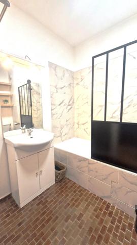 Secteur Foch / Saint Pothin studio 23m² bon état