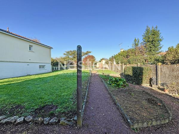 Maison Saint Michel En L Herm , proche des commerces et 7 kms des plages, 2 chambres.