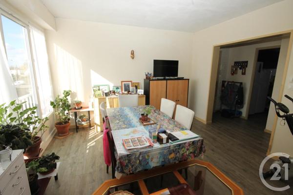 Appartement F3 à vendre  3 pièces - 59 m2 LA CHAPELLE ST MESMIN - 45
