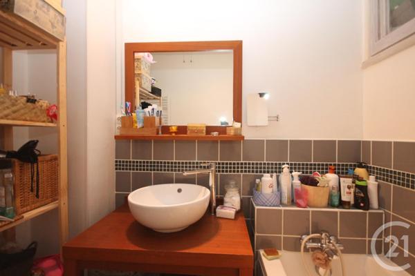 Appartement F3 à vendre  3 pièces - 59 m2 LA CHAPELLE ST MESMIN - 45