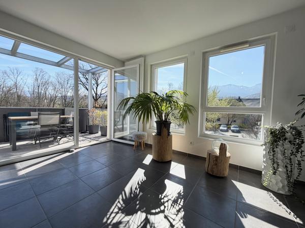 Cognin (73160) Superbe appartement T3 avec une vue dégagée magnifique - environnement calme et verdoyant - Cognin 73160