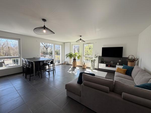 Cognin (73160) Superbe appartement T3 avec une vue dégagée magnifique - environnement calme et verdoyant - Cognin 73160