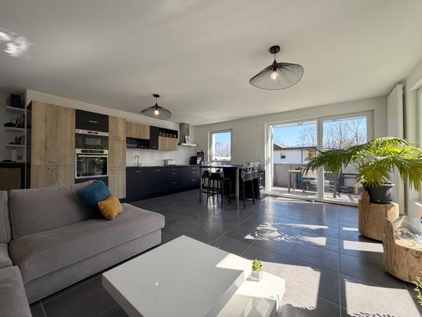 Cognin (73160) Superbe appartement T3 avec une vue dégagée magnifique - environnement calme et verdoyant - Cognin 73160