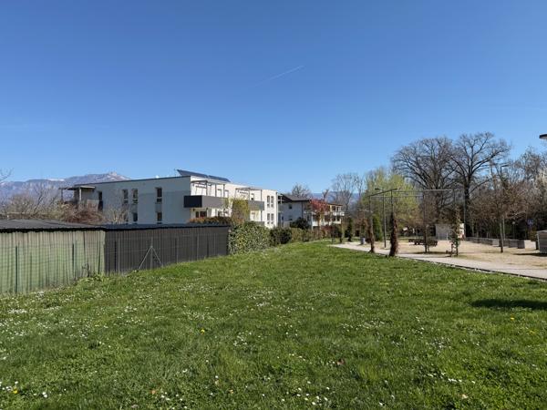 Cognin (73160) Superbe appartement T3 avec une vue dégagée magnifique - environnement calme et verdoyant - Cognin 73160