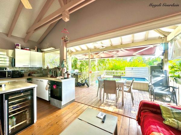 A VENDRE - BUNGALOW ENTIEREMENT MEUBLE ET EQUIPE AVEC TERRAIN DE 575M2 – SAINT FRANCOIS
