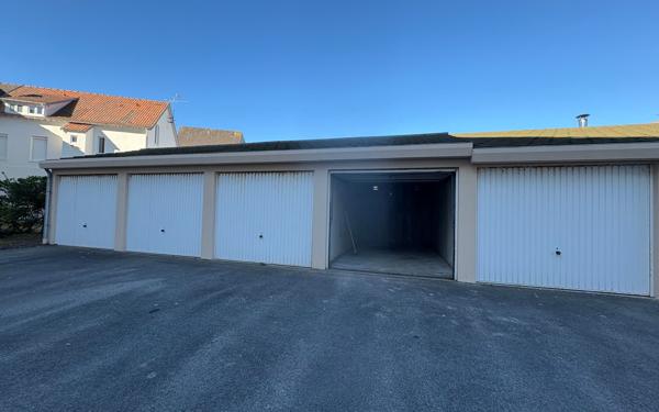 Stationnement à louer    Berck