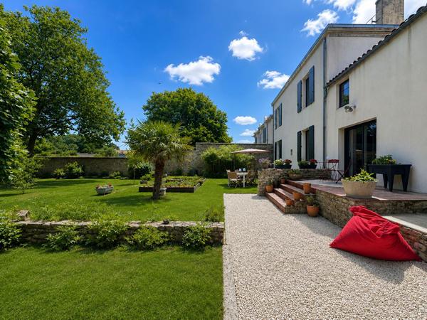 Vente Maison Nieul-sur-mer 8 pièces 260m²-IRM4406