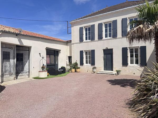 Vente Maison Nieul-sur-mer 8 pièces 260m²-IRM4406