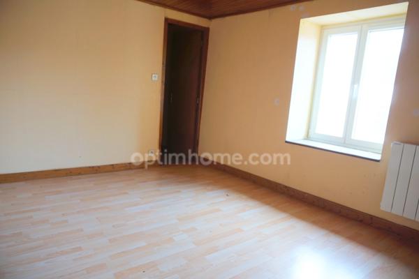 Maison à vendre 4 pièces à CENDREY (entre Rioz et Baume-les-Dames)
