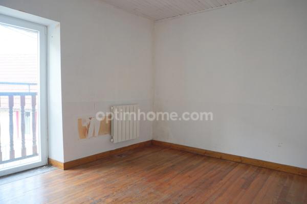 Maison à vendre 4 pièces à CENDREY (entre Rioz et Baume-les-Dames)