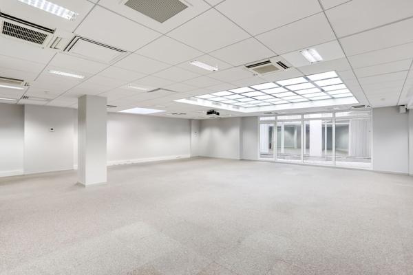 Bureaux à louer Paris 15e - 546 m² divisibles avec terrasse privative et parkings