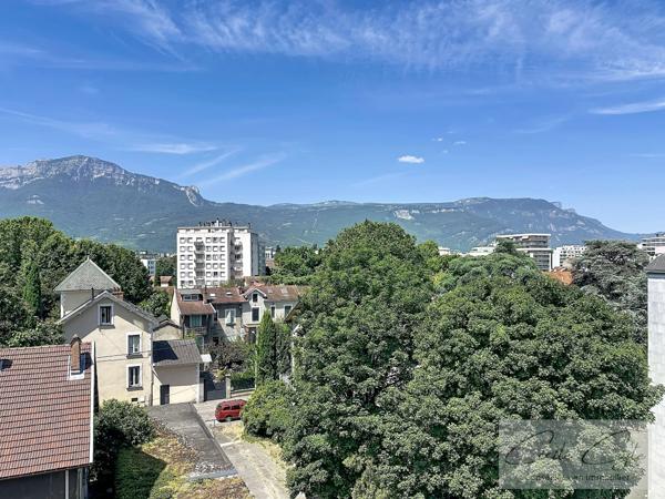 Grenoble Bajatière, Chemin Vieux Dit Perrin 4 pièces avec vue dégagée sur les massifs grenoblois !
