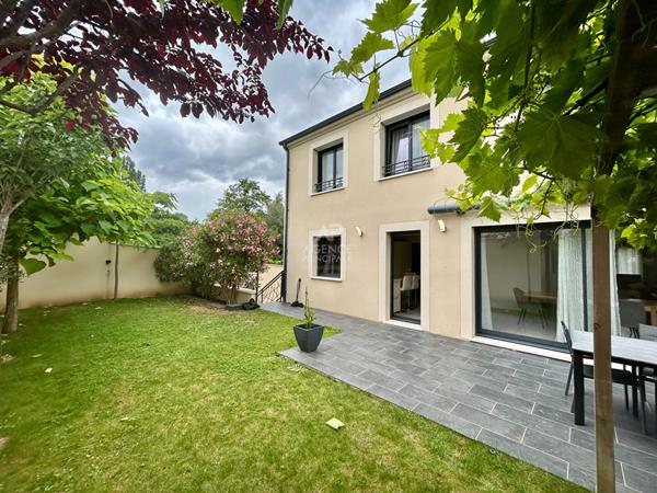 Villa Verneuil Sur Seiine 8 pièce(s) 165 m2 €699 000 ** - Référence 1125
