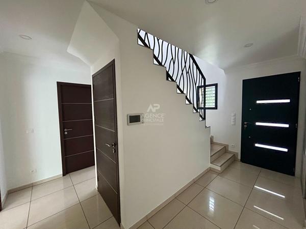 Villa Verneuil Sur Seiine 8 pièce(s) 165 m2 €699 000 ** - Référence 1125