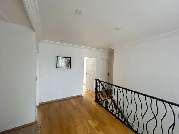 Villa Verneuil Sur Seiine 8 pièce(s) 165 m2 €699 000 ** - Référence 1125