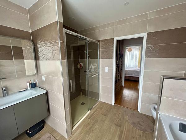 Villa Verneuil Sur Seiine 8 pièce(s) 165 m2 €699 000 ** - Référence 1125