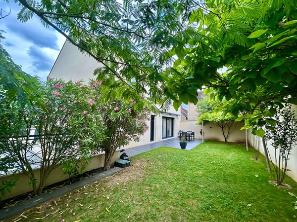 Villa Verneuil Sur Seiine 8 pièce(s) 165 m2 €699 000 ** - Référence 1125