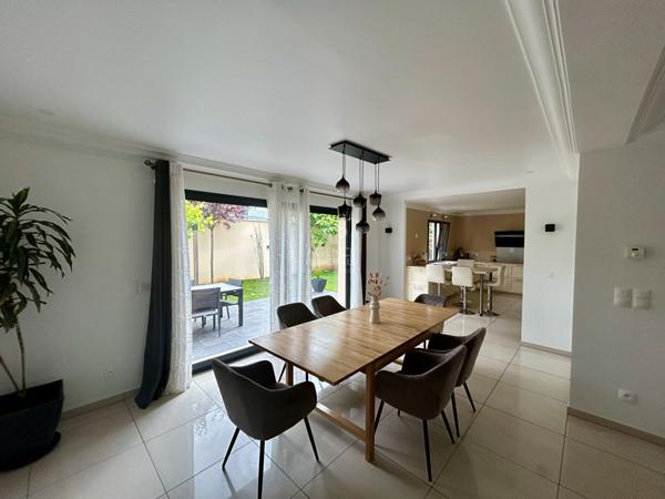 Villa Verneuil Sur Seiine 8 pièce(s) 165 m2 €699 000 ** - Référence 1125