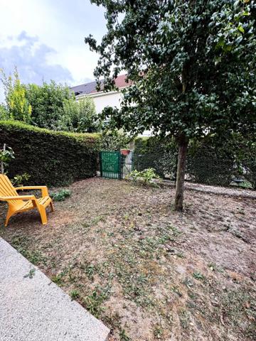 Vente                                                      Appartement
                        
                     2 pièces                      42 m2                     à Persan