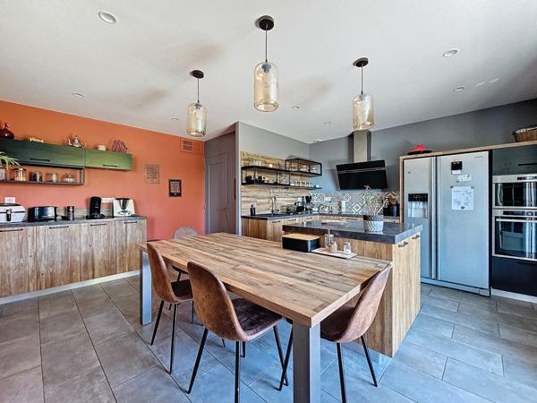 Maison 8 pièces - 240 m² Exclusivité efficity