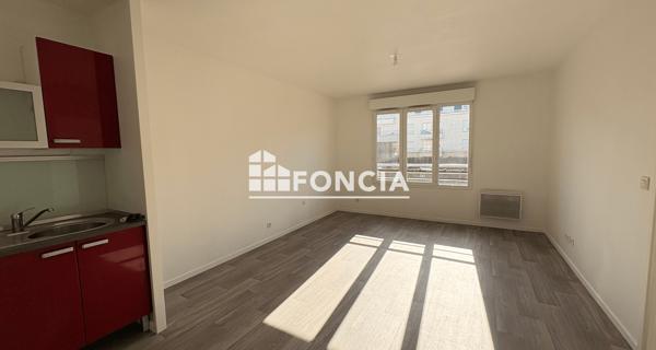 Location Appartement 2 pièces 47.7 m² - Corbeil-essonnes 91100