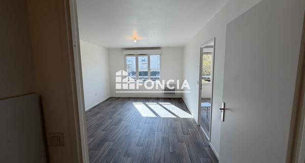 Location Appartement 2 pièces 47.7 m² - Corbeil-essonnes 91100