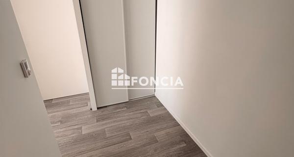 Location Appartement 2 pièces 47.7 m² - Corbeil-essonnes 91100