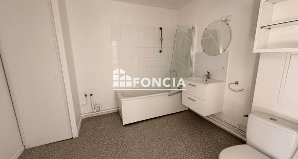 Location Appartement 2 pièces 47.7 m² - Corbeil-essonnes 91100