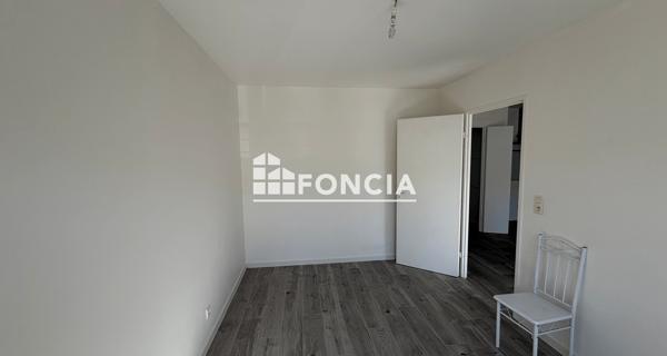 Location Appartement 2 pièces 47.7 m² - Corbeil-essonnes 91100