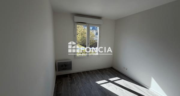 Location Appartement 2 pièces 47.7 m² - Corbeil-essonnes 91100