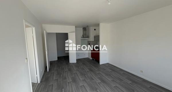 Location Appartement 2 pièces 47.7 m² - Corbeil-essonnes 91100