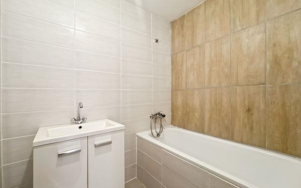 Appartement à vendre    1 pièce • 25,60 m2 Martigues