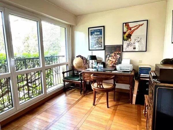 Vente                                                      Appartement
                        
                     4 pièces                      97 m2                     à Joinville-le-Pont