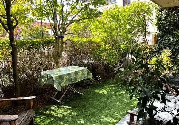 Vente                                                      Appartement
                        
                     4 pièces                      97 m2                     à Joinville-le-Pont