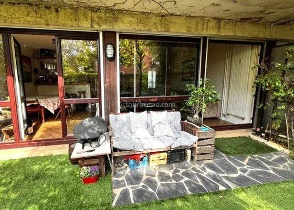 Vente                                                      Appartement
                        
                     4 pièces                      97 m2                     à Joinville-le-Pont