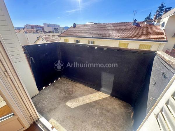 Vente                                                      Appartement
                        
                     3 pièces                      61 m2                     à Clermont-Ferrand