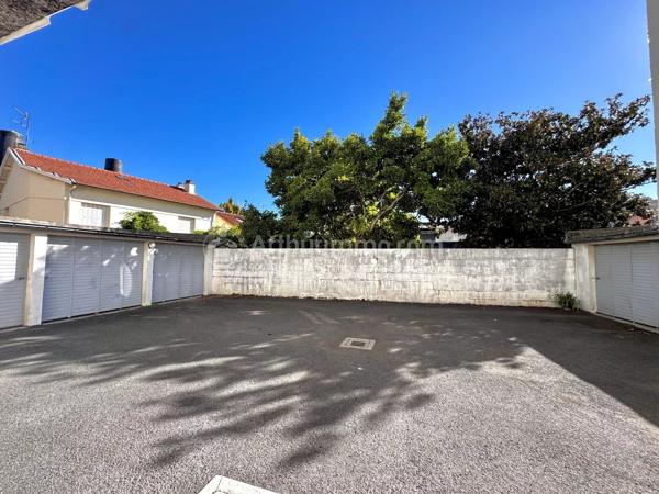 Vente                                                      Appartement
                        
                     3 pièces                      61 m2                     à Clermont-Ferrand