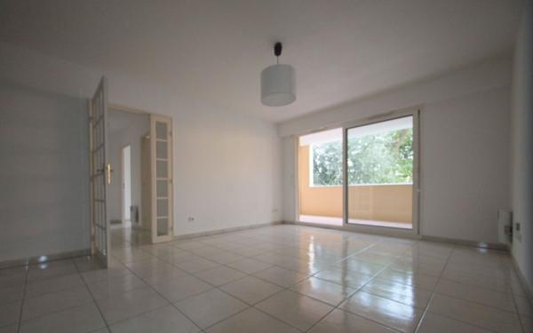 Appartement à vendre    2 pièces •  Nice