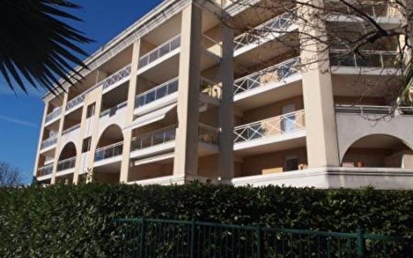 Appartement à vendre    2 pièces •  Nice