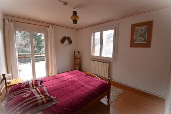 Immeuble 849m² hab, T35, 11 appartements+terrain à 550m des Pistes