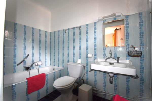 Immeuble 849m² hab, T35, 11 appartements+terrain à 550m des Pistes