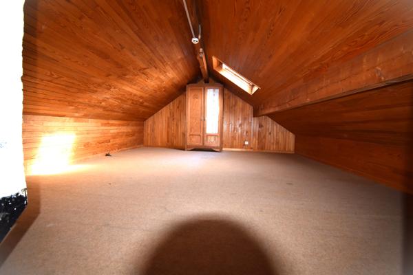 Immeuble 849m² hab, T35, 11 appartements+terrain à 550m des Pistes