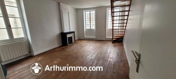 Location Appartement 3 pièces 77 m2 à Saint-Jean-d'Angély