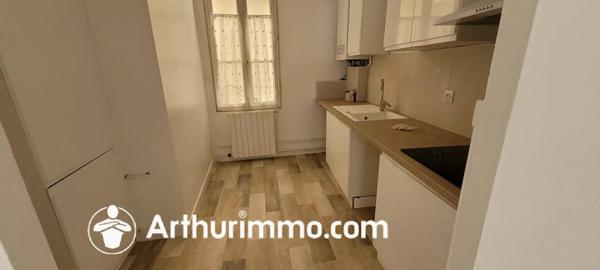 Location Appartement 3 pièces 77 m2 à Saint-Jean-d'Angély