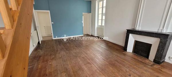 Location Appartement 3 pièces 77 m2 à Saint-Jean-d'Angély