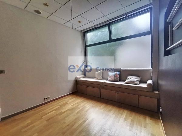 À LOUER – LOCAL COMMERCIAL / PROFESSIONNEL