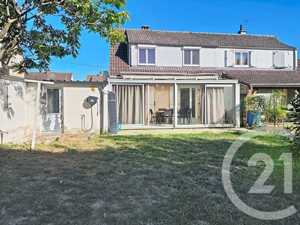 Maison à vendre  4 pièces - 102,40 m 2   RIOM  - 63