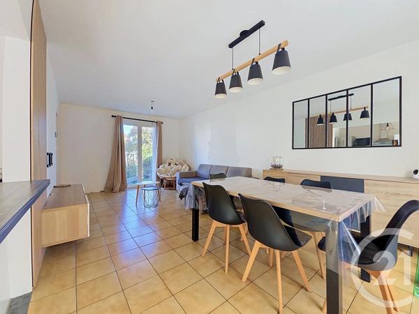 Maison à vendre  4 pièces - 102,40 m 2   RIOM  - 63