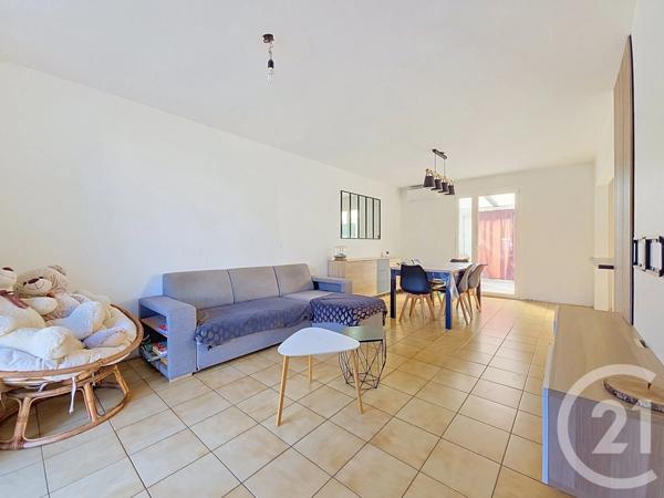 Maison à vendre  4 pièces - 102,40 m 2   RIOM  - 63